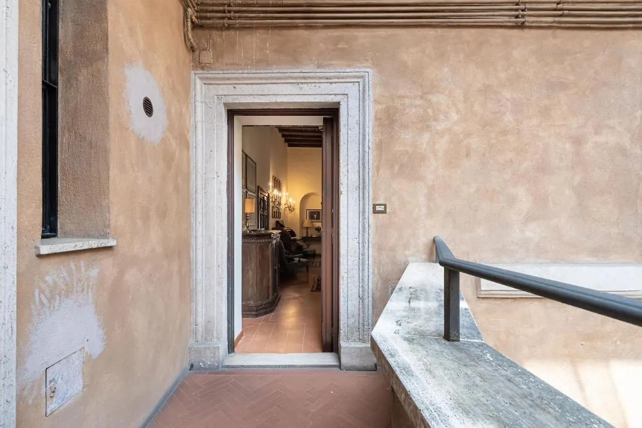 Roman Holiday Apartment For 6 By Piazza Navona 0*, Rome Italy